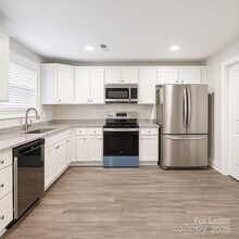 3024 Seymour Dr in Charlotte, NC - Building Photo - Building Photo