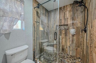 410 Forest Hills Dr in League City, TX - Building Photo - Building Photo