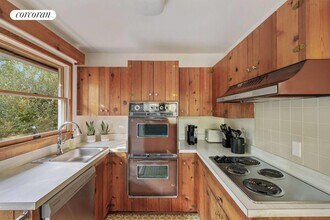 83 3 Mile Harbor Dr in East Hampton, NY - Foto de edificio - Building Photo