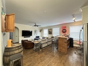 912 Green Bay Rd, Unit J03P in Winnetka, IL - Building Photo - Building Photo