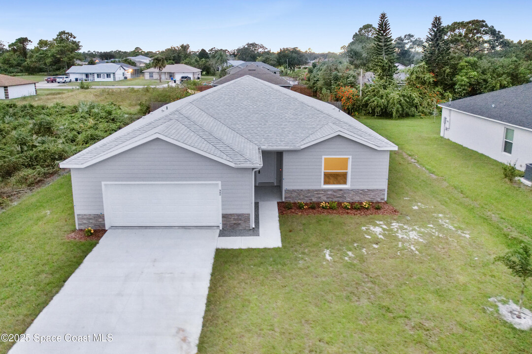 362 Comet Ave SE in Palm Bay, FL - Building Photo