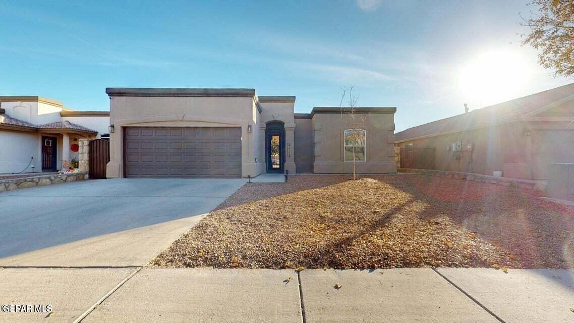 2112 Shreya St in El Paso, TX - Building Photo
