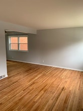 Delsan Court Townhomes in Buffalo, NY - Foto de edificio - Building Photo