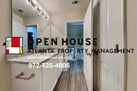 116 Rockefeller Ln photo'