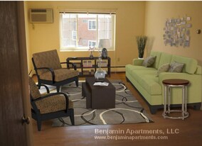 15 Brattle Pl, Unit 6 in Arlington, MA - Building Photo