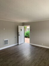 3970 Ingraham St in San Diego, CA - Building Photo - Building Photo