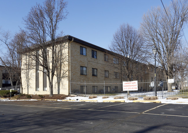 Greenway Apartments in Indianapolis, IN - Building Photo - Building Photo