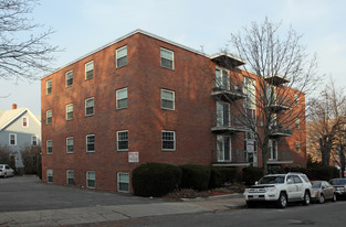 7 Meridian St Apartments