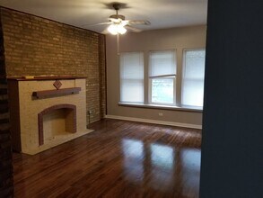 6752 N Lakewood Ave, Unit 2S in Chicago, IL - Foto de edificio - Building Photo