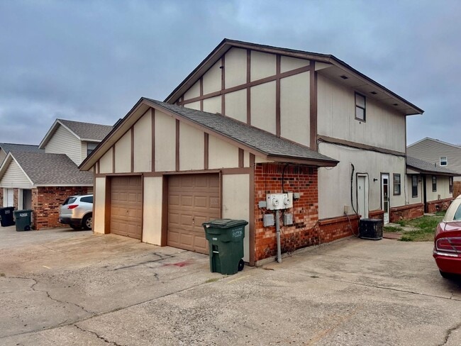 1012 N Chowning Ave in Edmond, OK - Building Photo - Building Photo