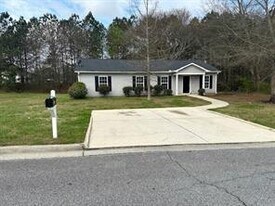 3176 Macedonia Station Dr SW in Powder Springs, GA - Building Photo