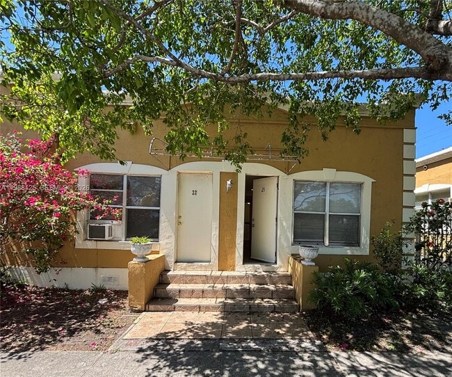 property at 1715 Lincoln St