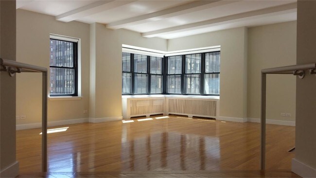 400 E 57th St-Unit -5k in New York, NY - Building Photo - Building Photo