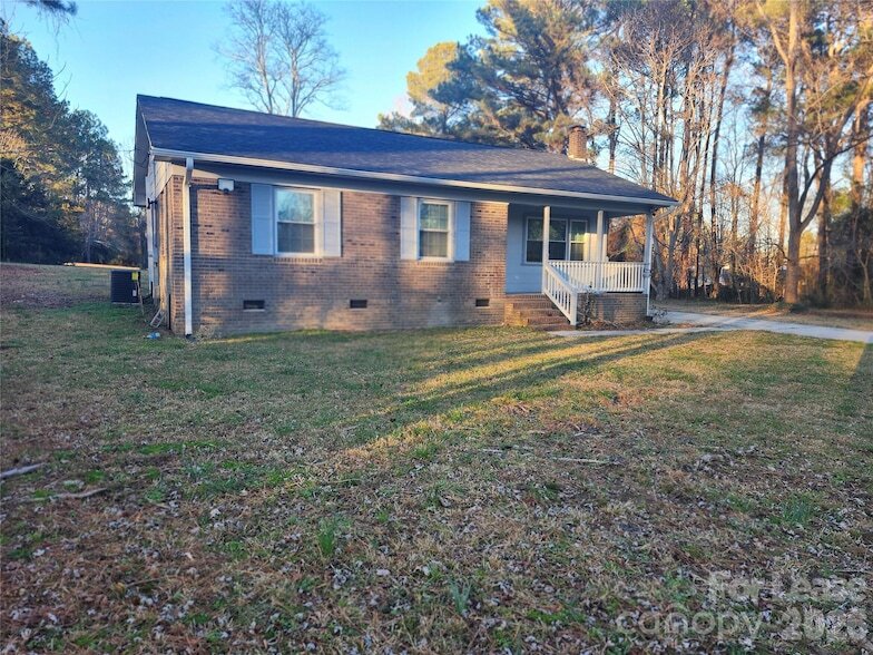 55 Springfield Dr in Wadesboro, NC - Building Photo