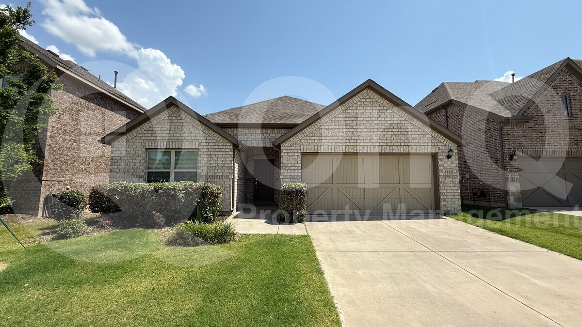 6212 Painswick Dr in Aubrey, TX - Building Photo