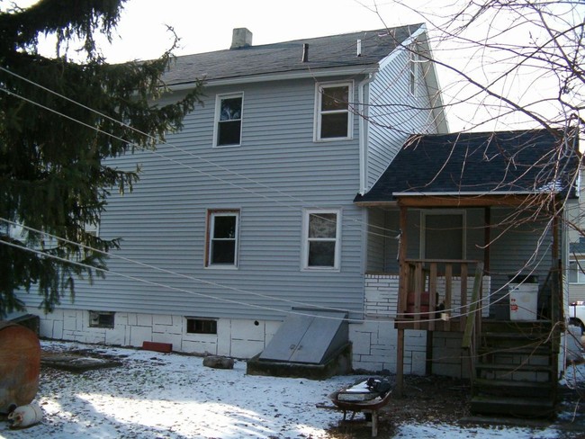 60-62 Mundy St in Wilkes-Barre, PA - Building Photo - Building Photo