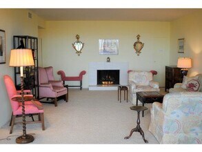 50 Mounds Rd-Unit -108 in San Mateo, CA - Building Photo - Building Photo