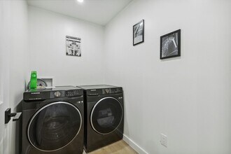 3236 Golfing Green Pl in Farmers Branch, TX - Building Photo - Building Photo