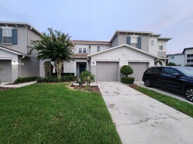 1058 Chalcedony St in Kissimmee, FL - Building Photo