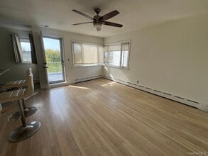 411 W Park Ave in Long Beach, NY - Building Photo - Building Photo