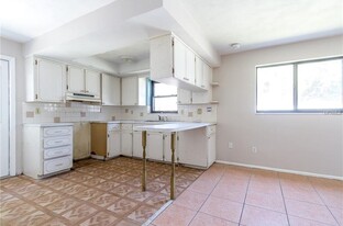 5825 Illinois Ave in New Port Richey, FL - Building Photo
