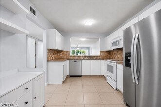 5737 Whitaker Rd in Naples, FL - Building Photo - Building Photo