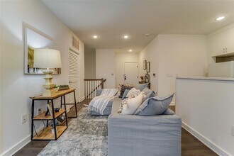 972 Summit Ave in Jersey City, NJ - Building Photo - Building Photo