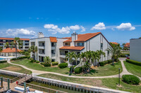 Village at Tierra Verde in St. Petersburg, FL - Foto de edificio - Building Photo