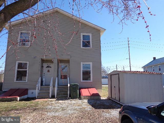 property at 907 Oak St