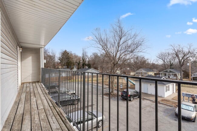 True North in Springfield, MO - Foto de edificio - Building Photo