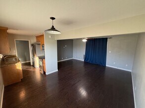 550 W H St in Dixon, CA - Building Photo - Building Photo