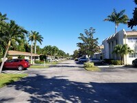 638 Snug Harbor Dr photo'