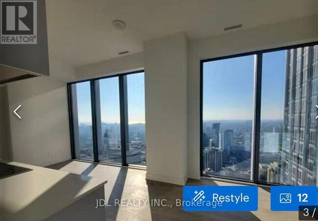 8 Cumberland St in Toronto, ON - Building Photo - Building Photo