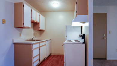 Cedar Trail Apartments in Bellbrook, OH - Building Photo - Interior Photo