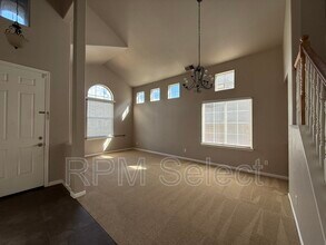 8258 Lauffer Way in Elk Grove, CA - Building Photo - Building Photo