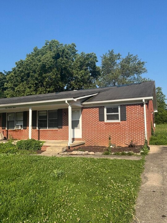 315 Garden Park Dr in Nicholasville, KY - Building Photo