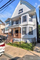 19 N 7th St in Newark, NJ - Building Photo