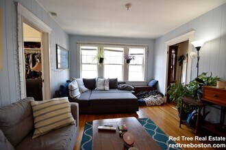 81 Beechcroft St, Unit 2 in Boston, MA - Building Photo - Building Photo