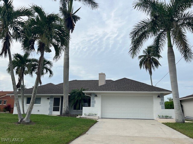 177 W Pago Pago Dr in Naples, FL - Building Photo