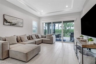 9032 St Lucia Dr in Naples, FL - Building Photo - Building Photo