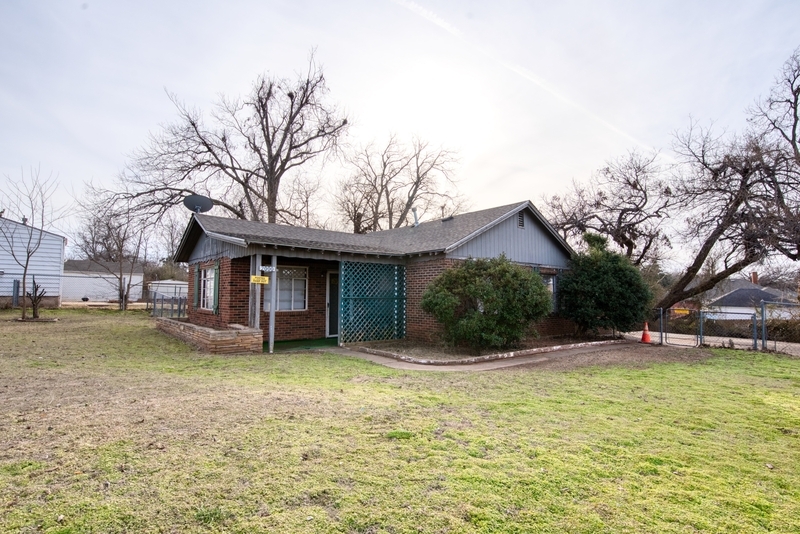 2000 NW 38th St in Oklahoma City, OK - Building Photo