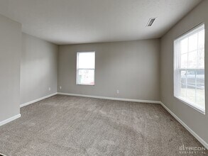 8638 Panglemont Drive in Charlotte, NC - Foto de edificio - Building Photo