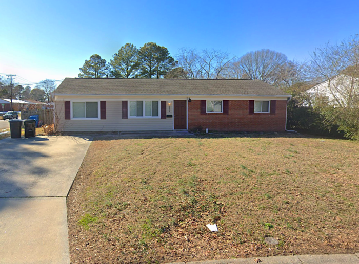 329 Bernice Pl in Virginia Beach, VA - Foto de edificio
