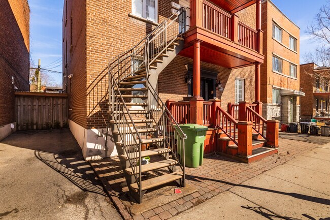 4001-4009 Parthenais St in Montréal, QC - Building Photo - Building Photo