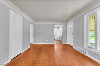 15604 Benhoff Dr in Maple Heights, OH - Building Photo - Building Photo