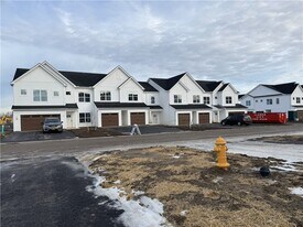 503 Erie Rdg Dr in Henrietta, NY - Building Photo