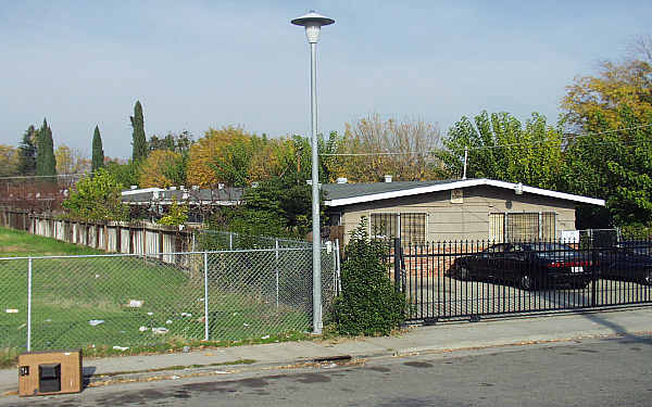 3700 45th Ave in Sacramento, CA - Building Photo - Building Photo