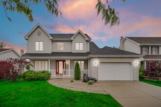 9012 Witham Ln in Woodridge, IL - Building Photo - Building Photo