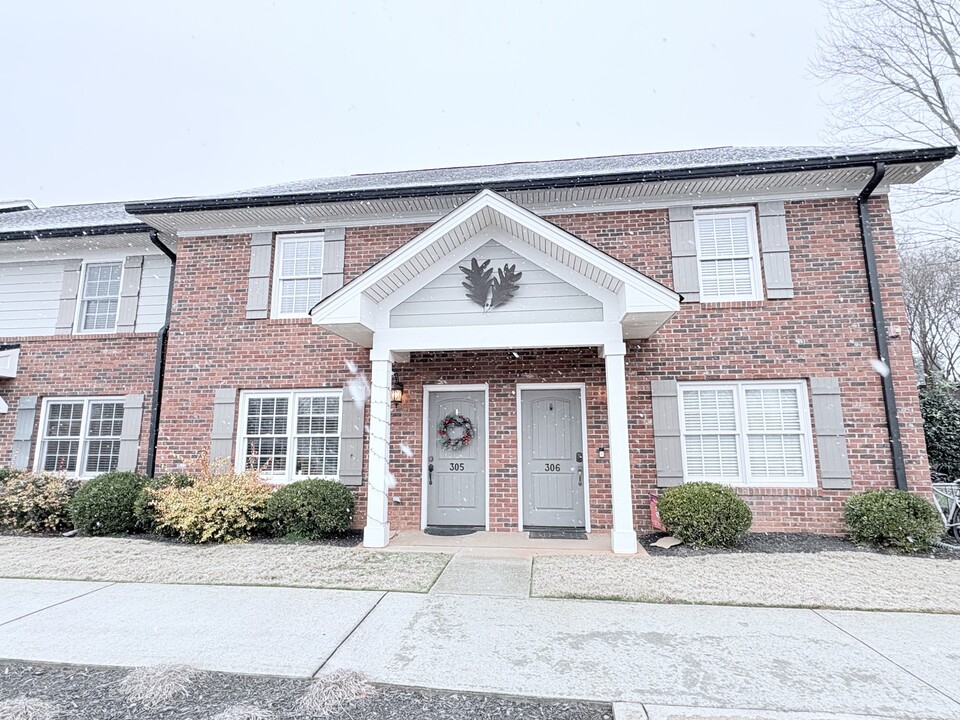 209 Calhoun St in Clemson, SC - Foto de edificio