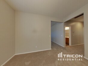 6410 S 72nd Ln in Phoenix, AZ - Building Photo - Building Photo